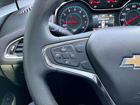 Used 2017 Chevrolet Cruze LT image 23