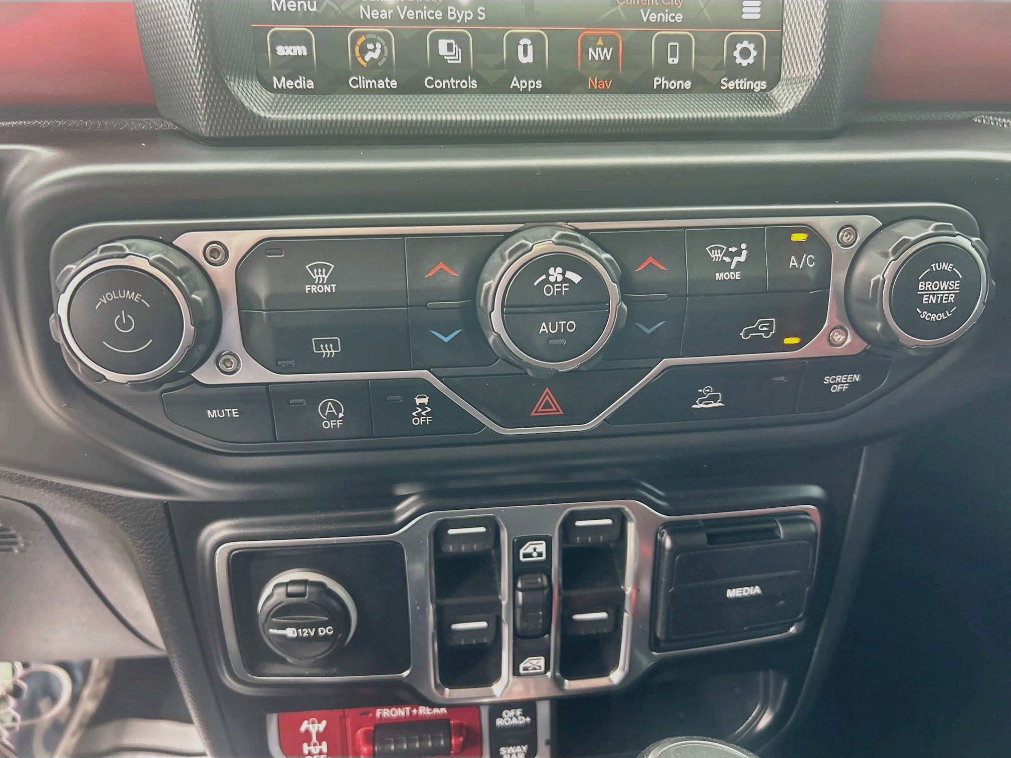 Used 2023 Jeep Gladiator Rubicon w/ LED Lighting Group AWD/4WD image 15