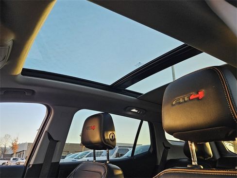 Used 2024 GMC Terrain AT4 image 8