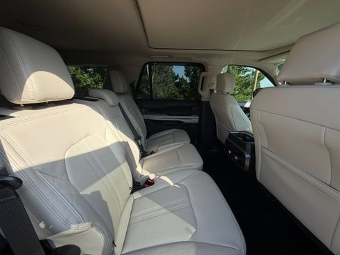 Used 2021 Ford Expedition Platinum RWD image 29