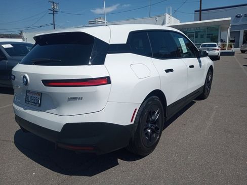 Used 2025 BMW iX xDrive50 image 5