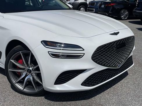 Used 2025 Genesis G70 2.5T RWD image 9