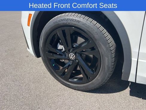 Certified 2023 Volkswagen Tiguan SE R-Line image 11