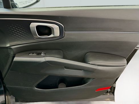 Used 2024 Kia Sorento S image 34