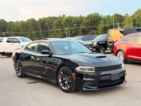 Used 2023 Dodge Charger R/T w/ Plus Group RWD image 5