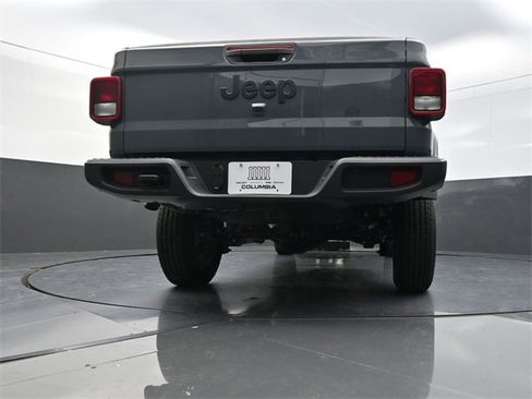 New 2025 Jeep Gladiator Sport image 22