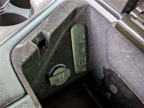 Used 2021 Dodge Challenger SXT w/ Driver Convenience Group image 20