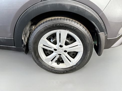 Used 2021 Nissan Kicks S FWD image 37
