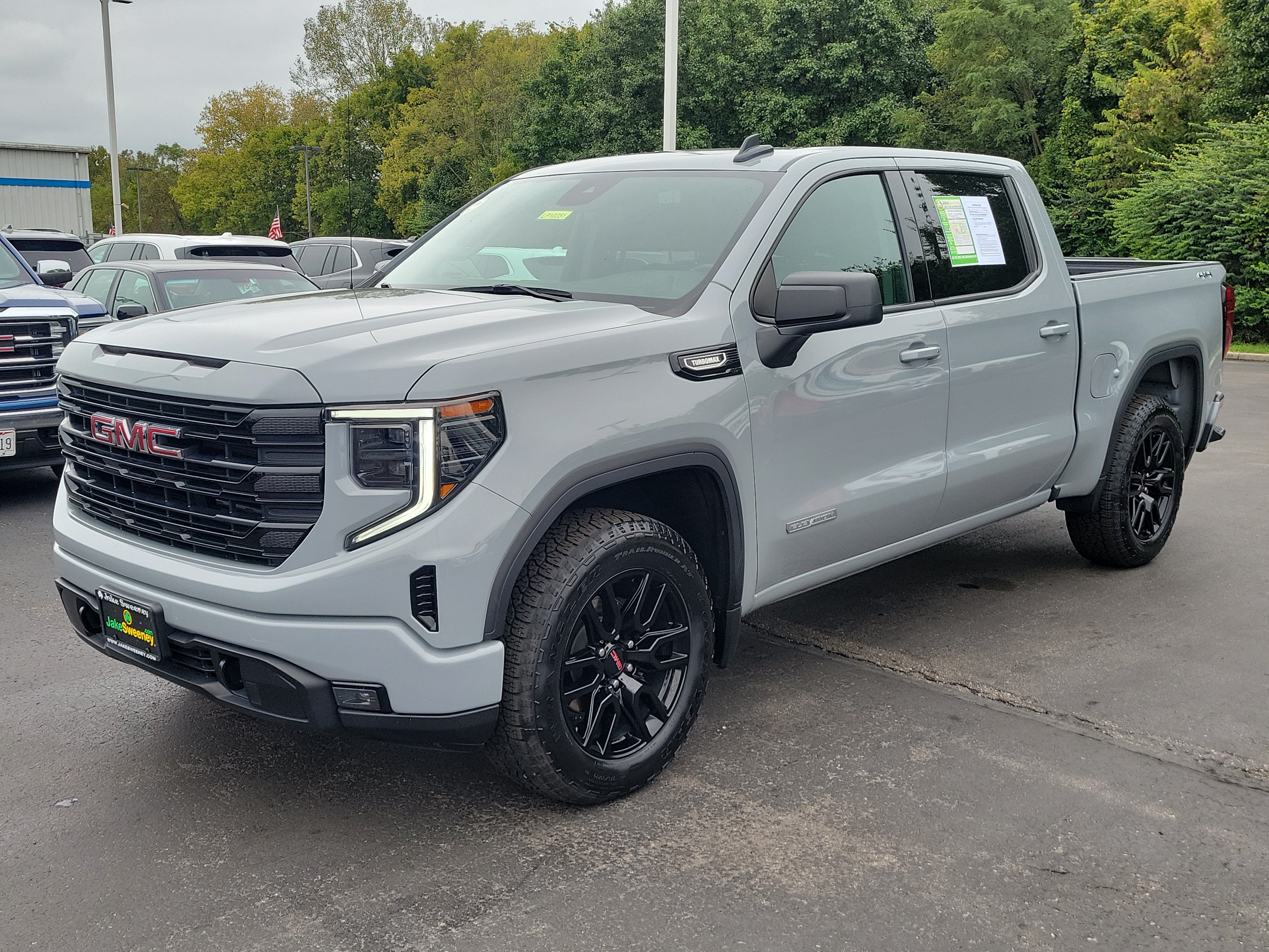 Used 2024 GMC Sierra 1500 Elevation AWD/4WD image 2