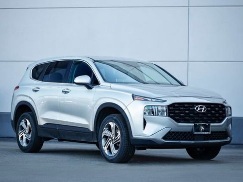 Used 2023 Hyundai Santa Fe SE image 1