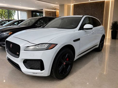 Used 2017 Jaguar F-PACE S AWD/4WD image 1