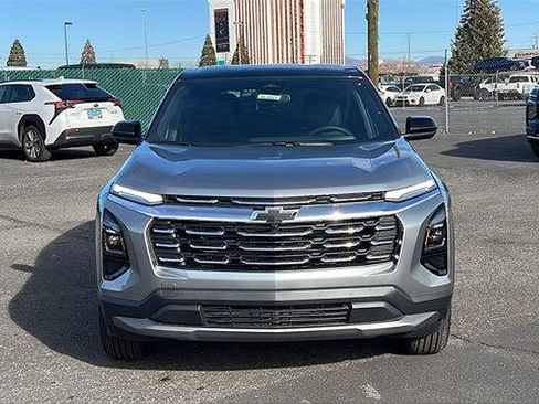 New 2026 Chevrolet Equinox LT w/ Convenience Package II image 2