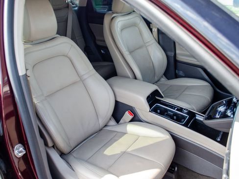 Used 2021 Lincoln Corsair AWD w/ Premium Package image 35