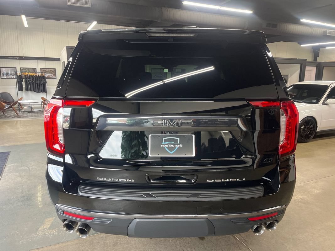 Used 2023 GMC Yukon XL Denali Ultimate AWD/4WD image 9
