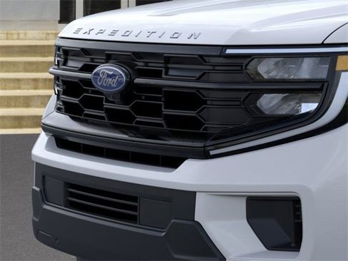 New 2026 Ford Expedition Active image 17