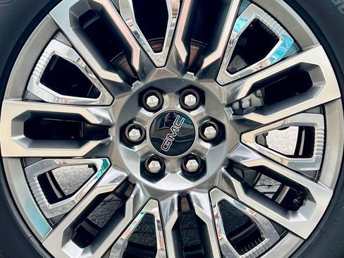 Used 2024 GMC Sierra 1500 Denali Ultimate image 17