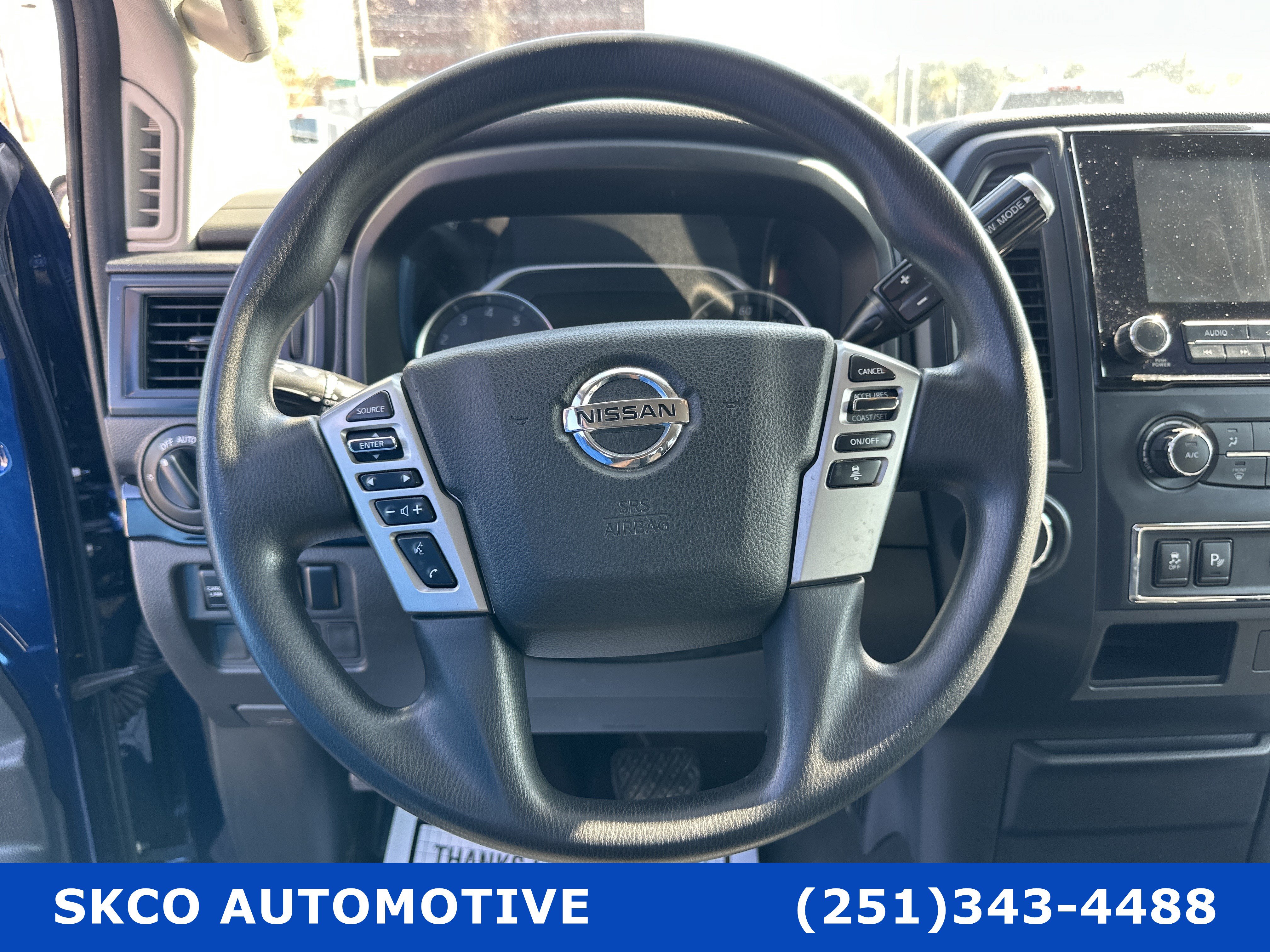 Used 2022 Nissan Titan SV RWD image 18