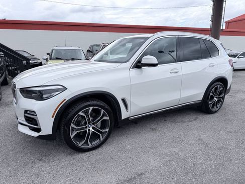 Used 2019 BMW X5 xDrive40i w/ Convenience Package AWD/4WD image 2