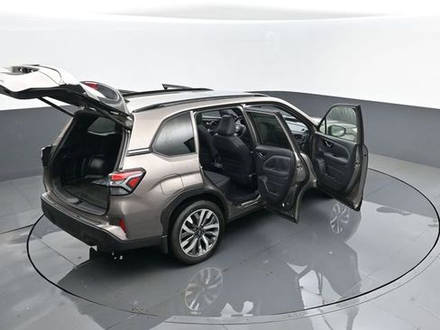 Used 2025 Subaru Forester Touring image 29