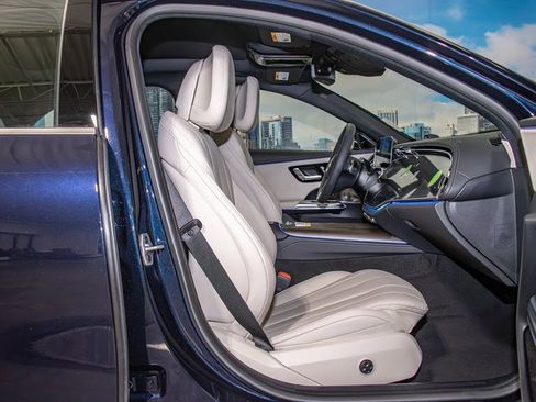 New 2026 Mercedes-Benz E 450 4MATIC Sedan image 21