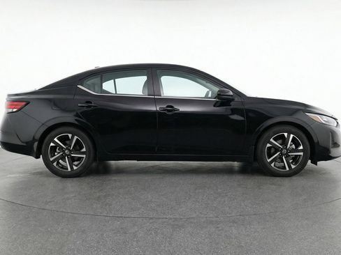 Used 2025 Nissan Sentra SV FWD image 11