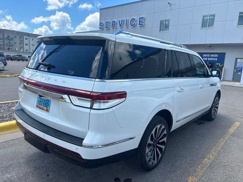 Used 2024 Lincoln Navigator L Reserve AWD/4WD image 6