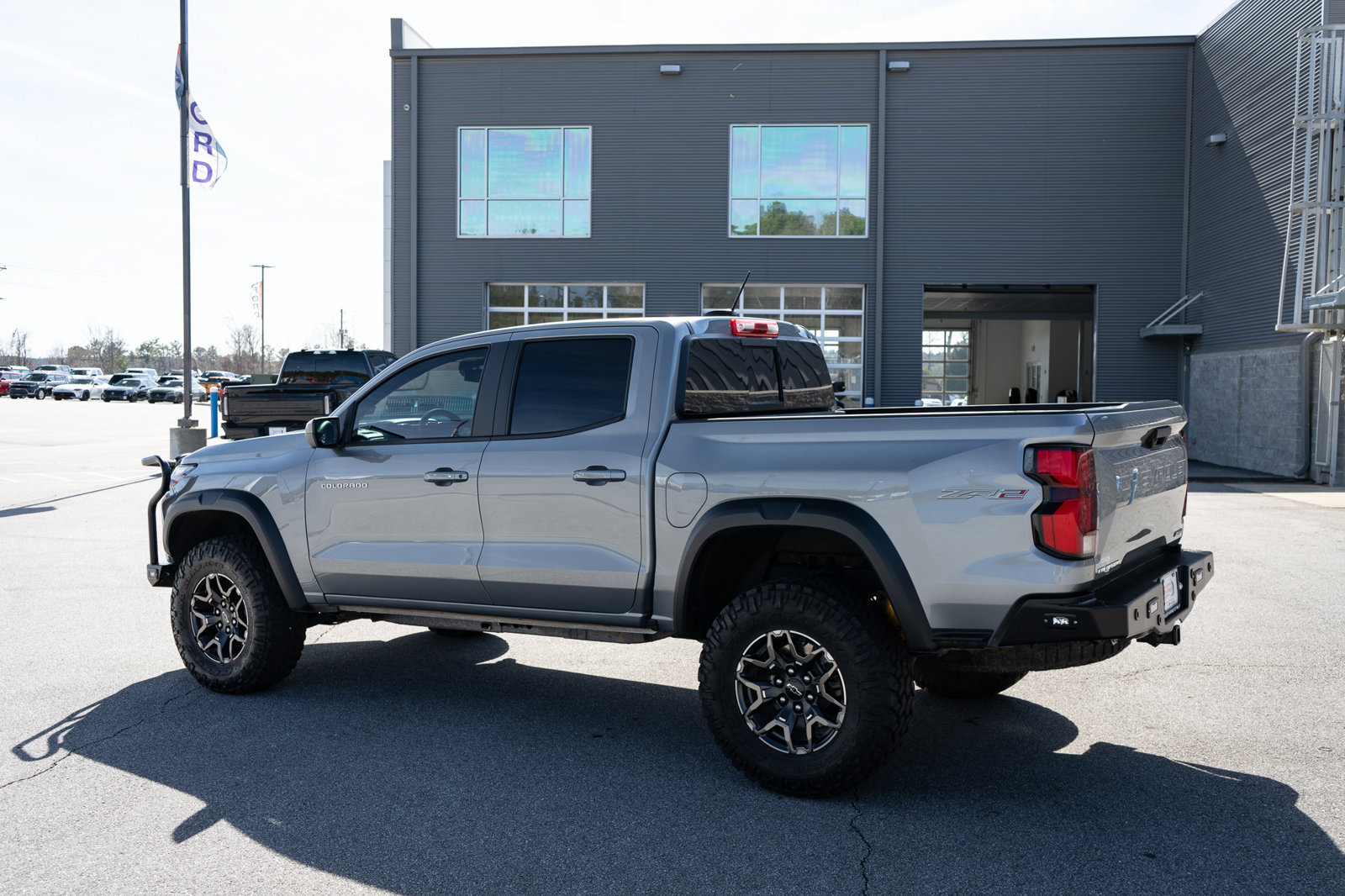 Used 2024 Chevrolet Colorado ZR2 w/ Technology Package AWD/4WD image 7