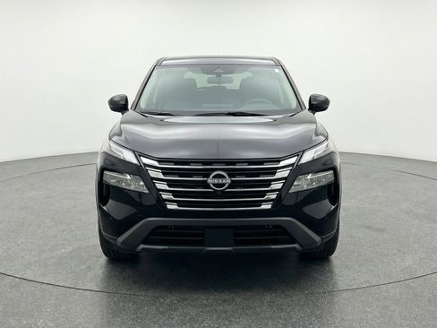 Used 2025 Nissan Rogue SV image 2