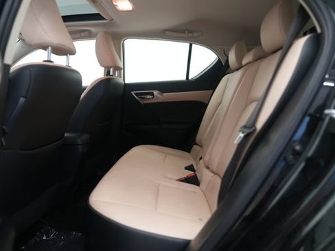Used 2017 Lexus CT 200h FWD image 14