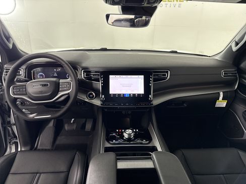 New 2025 Jeep Wagoneer 4WD w/ Convenience Group I image 15