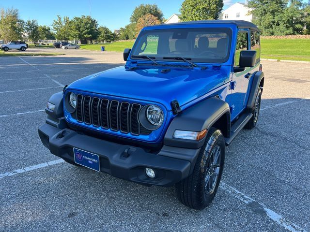Used 2025 Jeep Wrangler Sport AWD/4WD image 4
