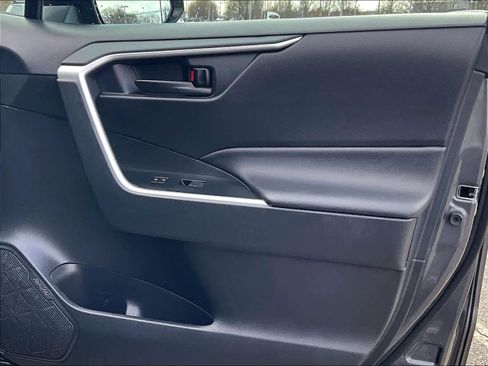 Used 2025 Toyota RAV4 LE image 12