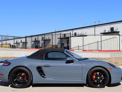 Used 2017 Porsche 718 Boxster S image 6