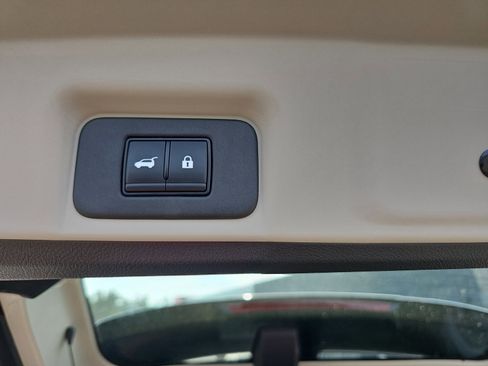 Used 2023 Nissan Ariya PLATINUM+ image 14