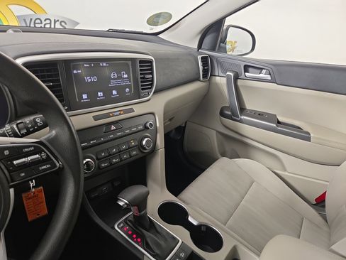 Used 2020 Kia Sportage LX image 23