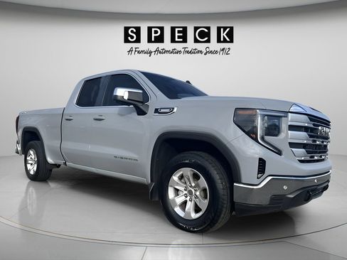 Used 2025 GMC Sierra 1500 SLE w/ Preferred Package AWD/4WD image 4