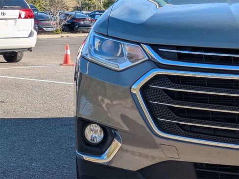 Used 2019 Chevrolet Traverse LT image 9