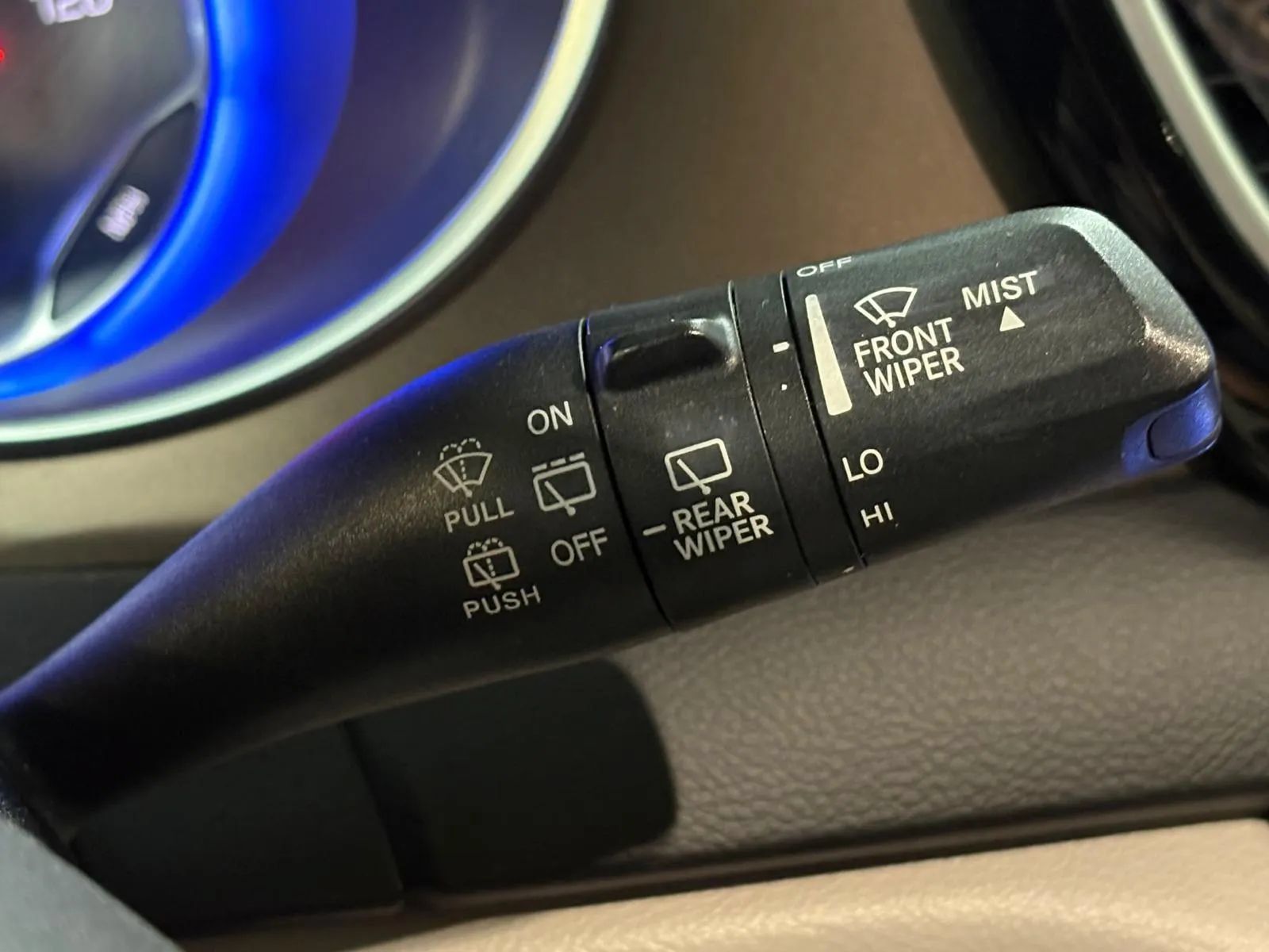 Used 2017 Chrysler Pacifica Touring-L Plus w/ Advanced Safetytec Group FWD image 40