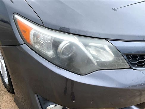 Used 2012 Toyota Camry SE FWD image 25