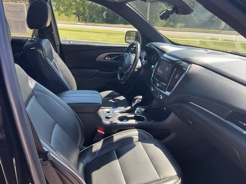Used 2022 Chevrolet Traverse Premier w/ Redline Edition AWD/4WD image 22
