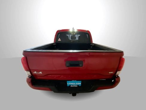 Used 2022 Toyota Tacoma SR5 image 7