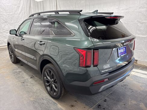 Certified 2023 Kia Sorento X-Line EX AWD/4WD image 4