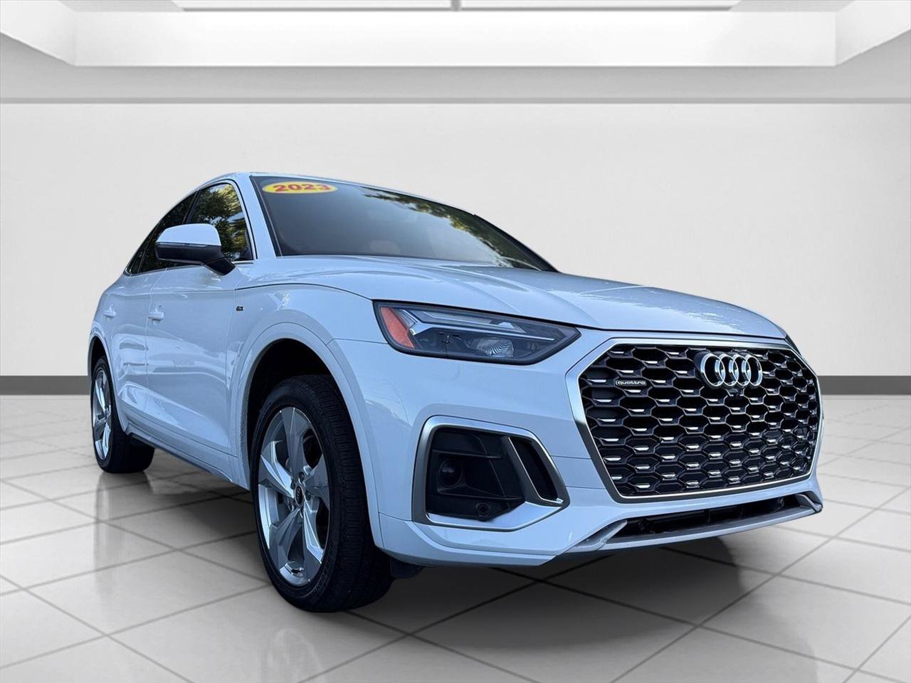 Used 2023 Audi Q5 2.0T Premium Plus w/ Premium Plus Package AWD/4WD image 7