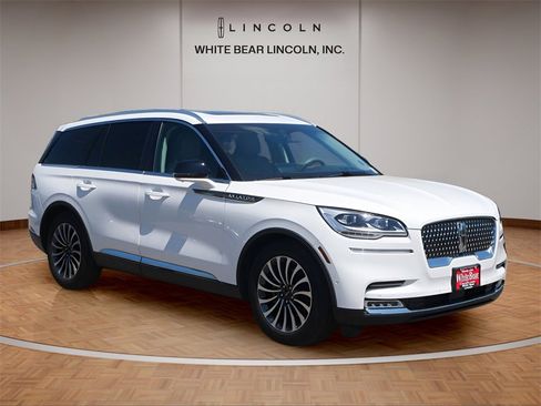 Used 2023 Lincoln Aviator Reserve w/ Equipment Group 201A image 7