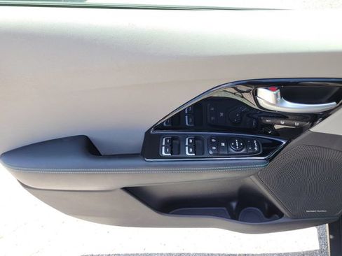Used 2019 Kia Niro Touring FWD image 17