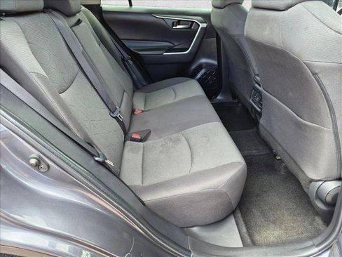 Used 2022 Toyota RAV4 XLE AWD/4WD image 20
