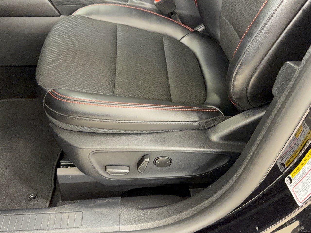 Certified 2025 Ford Escape ST-Line FWD image 16