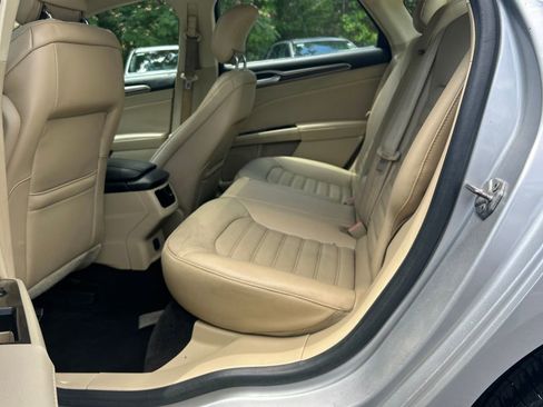 Used 2014 Ford Fusion SE w/ Equipment Group 202A FWD image 29
