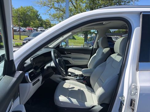 Used 2024 Kia Telluride S w/ S Sunroof Package AWD/4WD image 11