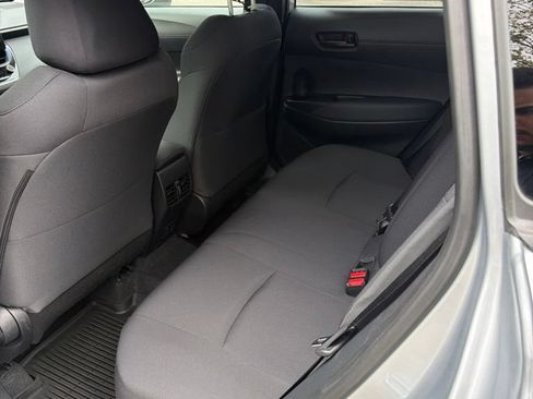 Certified 2025 Toyota Corolla Cross LE FWD image 8